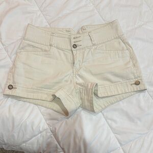 NWOT UNIONBAY High Waist Cream Shorts size 5